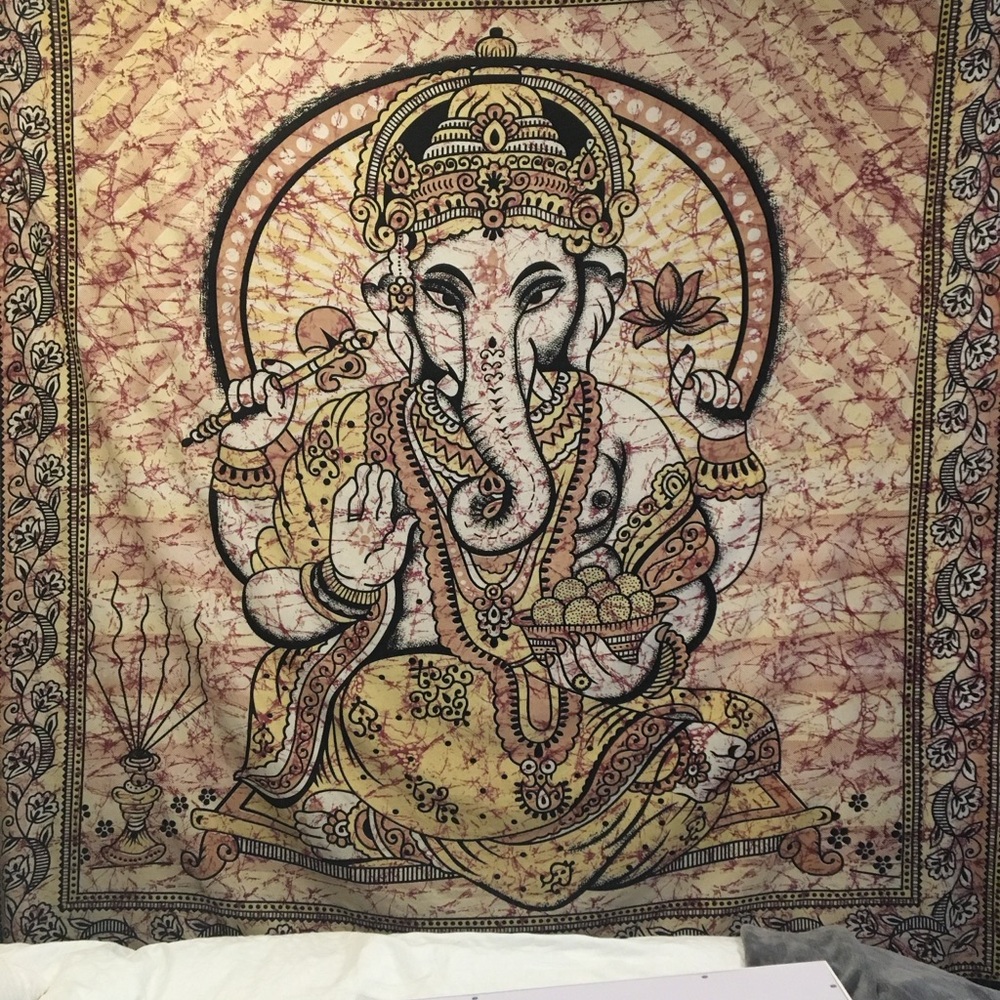 Large Wall Tapestry Elephant Ganesha Buddhist Boho Wall Art decor LIKE NEW